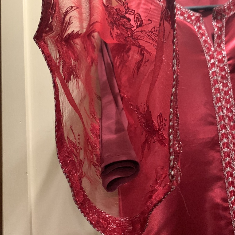 Women’s Burgundy 2 Piece Abaya(measurements in photos) - Picture 5 of 11